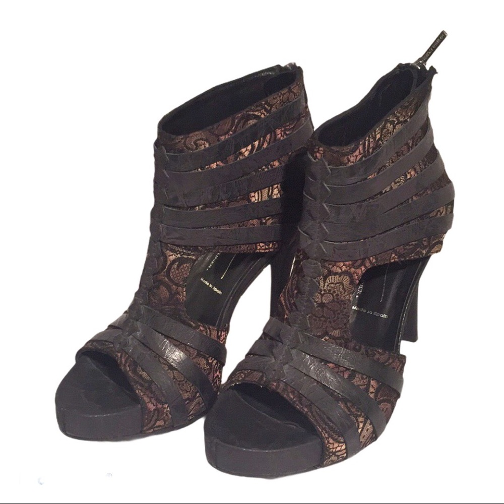 Almost New DONALD PLINER Leather Lace Bootie